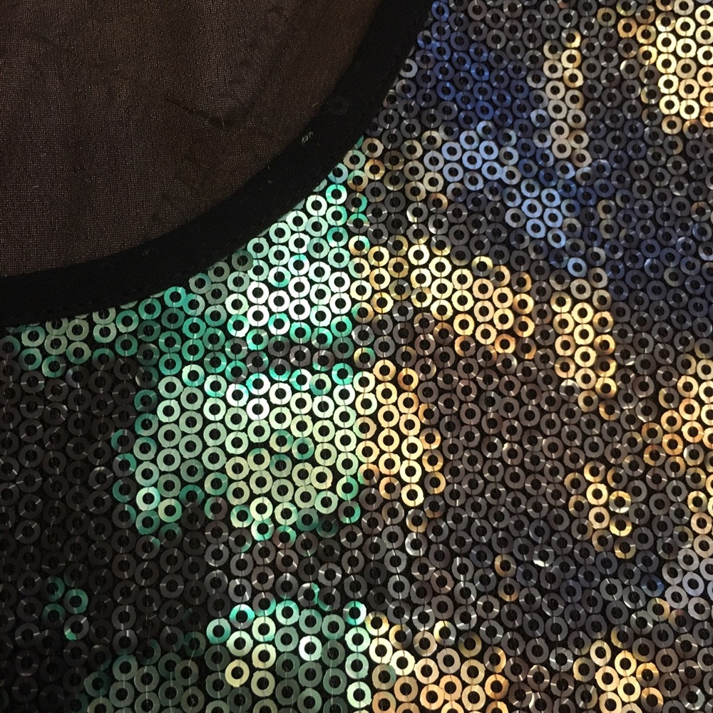 Kenneth Cole Sequined Snake Skin Pattern Top - Picture 3 of 7